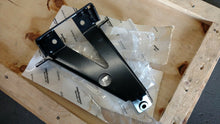 LAMBORGHINI AVENTADOR FRONT LEFT FENDER BRACKET MOUNT OEM 470823663A