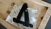 LAMBORGHINI AVENTADOR FRONT LEFT FENDER BRACKET MOUNT OEM 470823663A