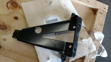 LAMBORGHINI AVENTADOR FRONT LEFT FENDER BRACKET MOUNT OEM 470823663A
