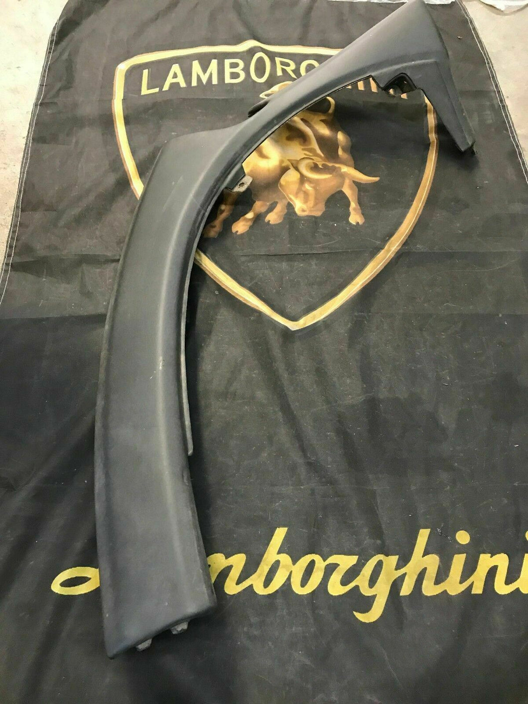 LAMBORGHINI GALLARDO PASSENGER SIDE INTERIOR DASH TRIM GAP COVER OEM 400858346