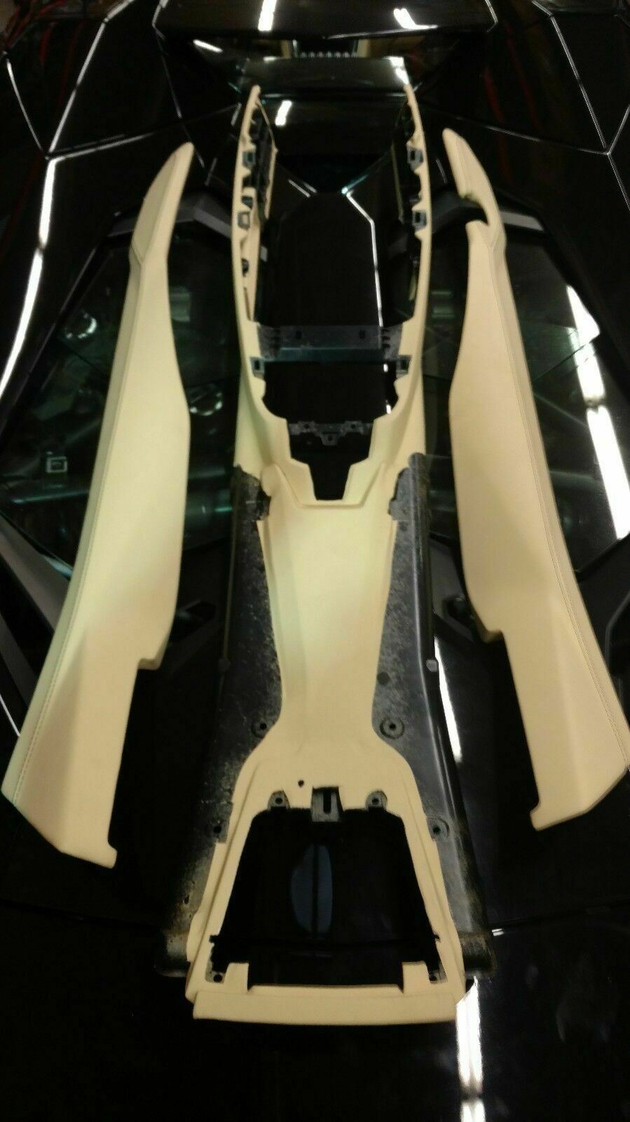 LAMBORGHINI AVENTADOR INTERIOR CENTER CONSOLE ASSEMBLY NEW OEM