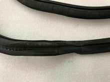 LAMBORGHINI MURCIELAGO ROADSTER DRIVER LEFT SIDE DOOR GASKET SEAL OEM 417837625