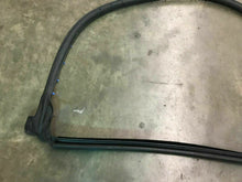 LAMBORGHINI GALLARDO COUPE DRIVER LEFT DOOR RUBBER SEAL GASKET OEM 400837911