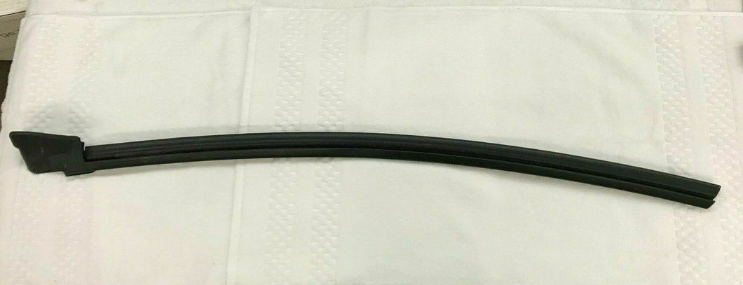 MCLAREN MP4-12C RUBBER SEAL GASKET WEATHER STRIP SEAL OEM