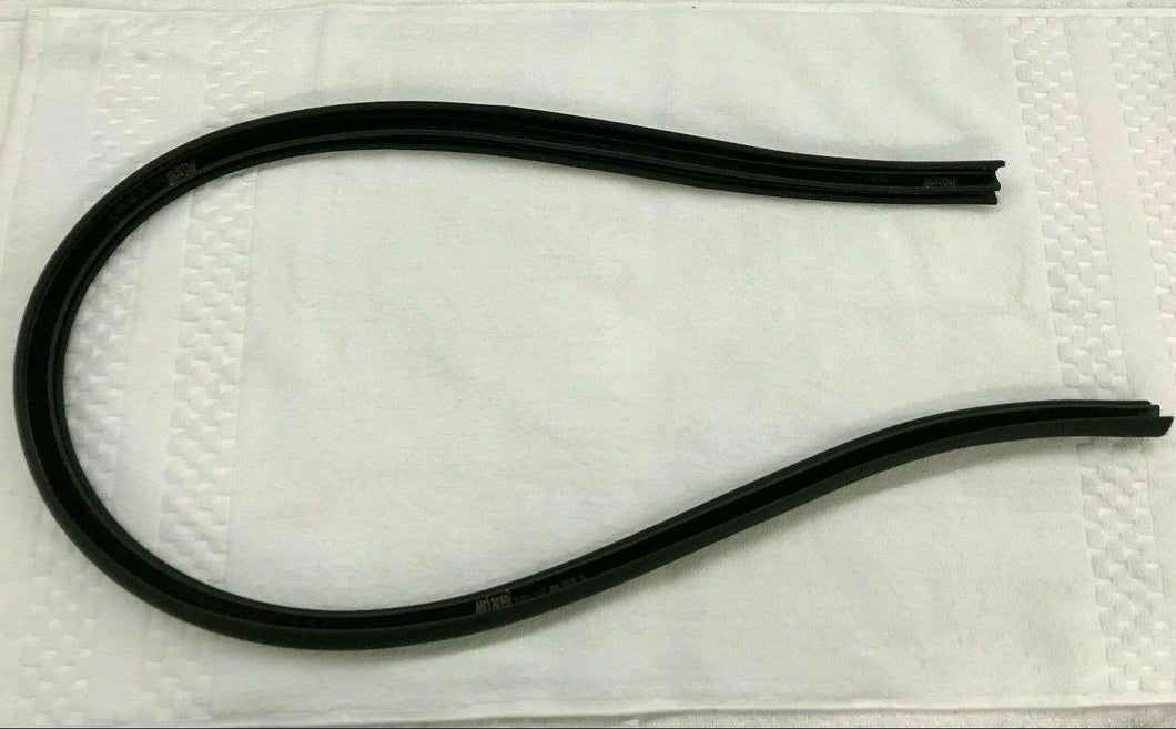 MCLAREN MP4-12C RUBBER SEAL GASKET WEATHERSTRIP OEM